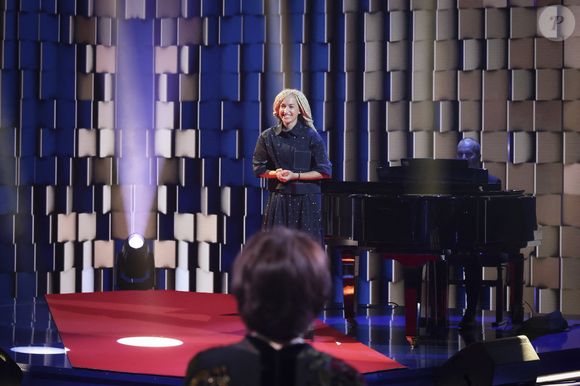 Exclusif - Monroe (Gagnante de Prodiges) pour les surprises lors de l'enregistrement de l'émission "La Boîte à secrets", présentée par F.Bollaert et diffusée le 10 octobre 2025 sur France 3, dans les studios du Lendit à Saint-Denis, Seine Saint-Denis, France, le 22 septembre 2025. © Jack Tribeca/Bestimage