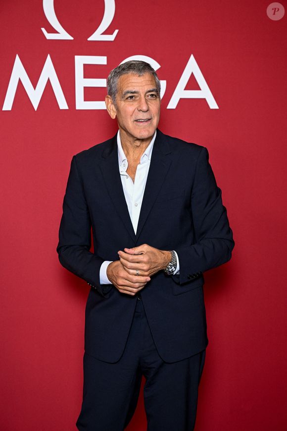 George Clooney au photocall de la soirée d'ouverture de l'Omega House à Milan, pendant les Jeux olympiques d'hiver de Milan-Cortina 2026, à Milan, Italie, le 8 février 2026. Max Montingelli/SGP/Bestimage
