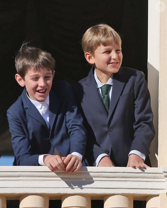 Raphael Elmaleh et Alexandre Casiraghi (Sacha) - La famille princière de Monaco au balcon du palais, à l'occasion de la Fête Nationale de Monaco, le 19 novembre 2024. © Jacovides-Bebert/Bestimage