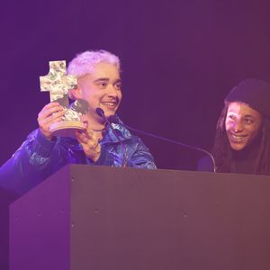 Exclusif - Lou Trotignon (Lauréat Révélation de l'année), Shirley Souagnon - Cérémonie des Prix Tetu 2024 au Trianon à Paris le 3 décembre 2024. Le premier show consacré aux personnalités, talents et artistes influent.e.s qui font avancer notre société vers l’acceptation de chacun.e. © Jack Tribeca - Coadic Guirec / Bestimage