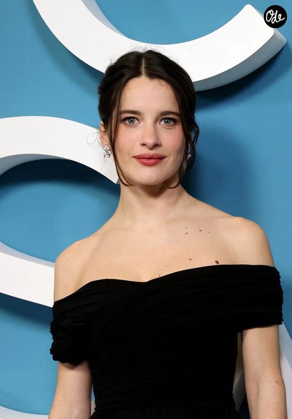 Le couple, qui cultive habituellement la discrétion sur sa vie privée, a vu la grossesse de la comédienne révélée lors du défilé Christian Dior, pendant la Fashion Week de Paris, le 29 septembre 2026. 

Rebecca Marder - Press room de la 51ème cérémonie des César, à l'Olympia. Paris, le 26 février 2026.
© Dominique Jacovides/Bestimage