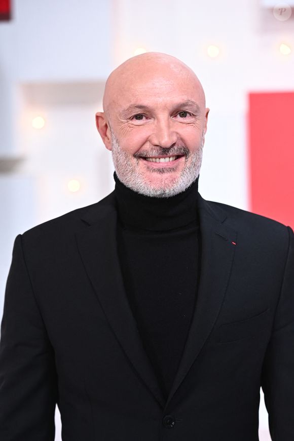 Mais une autre femme compte et elle le soutient en toute discrétion !
Exclusif - Frank Leboeuf - Enregistrement de l'émission "Vivement dimanche" au studio Gabriel à Paris le 15 décembre 2023, présentée par M.Drucker, et diffusée le 4 février 2024  sur France 3. 
© Guillaume Gaffiot / Bestimage