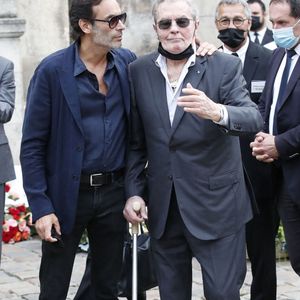 Alain Delon et son fils Anthony - Obsèques de Jean-Paul Belmondo en l'église Saint-Germain-des-Prés, à Paris le 10 septembre 2021.


© Cyril Moreau / Bestimage