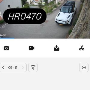 Seul hic, malgré son nom poétique ce domaine semble également attirer des personnes malveillantes comme l'a dévoilé l'animatrice, qui s'est agacée de voir que des étrangers s'amusaient à venir se balader sur sa propriété

Karine le Marchand, Instagram