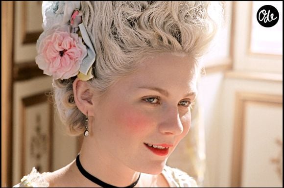Une nouvelle preuve que l'héritage de Marie-Antoinette continue de faire rêver bien au-delà de la valeur des pierres précieuses.

Kirsten Dunst sur le tournage de "Marie-Antoinette". Agence/BestImage