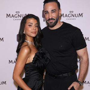 Adil Rami et Louana Franco - Photocall de la soirée "House of the Magnum" lors du 79ème Festival International du Film de Cannes, le 14 mai 2026.
© Denis Guignebourg/Bestimage