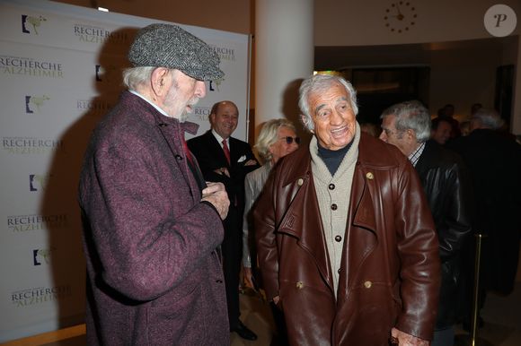Jean-Pierre Marielle et Jean-Paul Belmondo lors du photocall du 12ème Gala 2017 de l'Association pour la Recherche sur Alzheimer à la salle Pleyel dans le 8ème arrondissement, à Paris, France le 30 janvier 2017. © Cyril Moreau/Bestimage