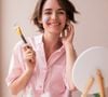 Les pores se dilatent lorsqu'ils sont obstrués par l'excès de sébum et les impuretés.

Les solutions de la rédaction d'Ode pour des pores dilatés.
