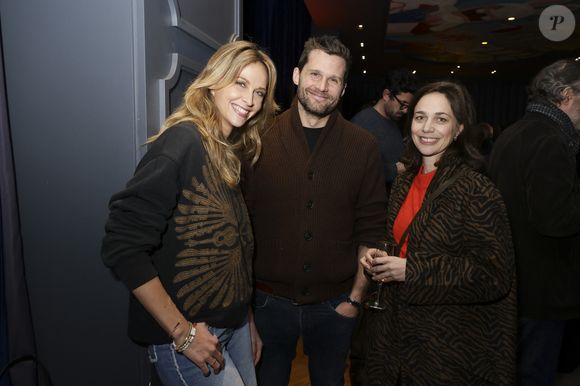 Exclusif - Ophélie Meunier, Alexis Michalik, Nathalie Péchalat lors de la présentation du livre de R.Lachens "De la France qui râle à la France qui gagne. Notre victoire olympique" au club We Are à Paris le 21 janvier 2025. Ce livre propose une plongée inédite dans les coulisses de Paris 2024

© Jack Tribeca / Bestimage