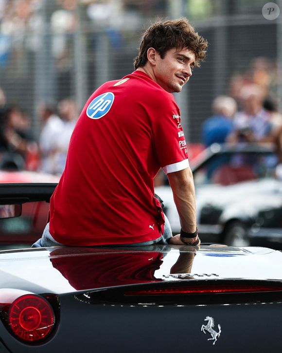 Charles Leclerc pour Ferrari, portrait lors du Grand Prix de Formule 1 de Singapour 2025, 18e manche du Championnat du monde de Formule 1 2025 de la FIA, du 3 au 5 octobre 2025 sur le circuit urbain de Marina Bay, à Singapour. Photo : DPPI / PsnewZ / Bestimage