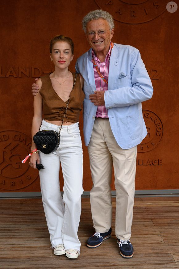 Victoria Monfort et Nelson Montfort au Village pendant les Internationaux de France de Tennis Roland Garros 2022 le 3 juin 2022 à Paris, France. Photo par LaurentZabulon/ABACAPRESS.COM