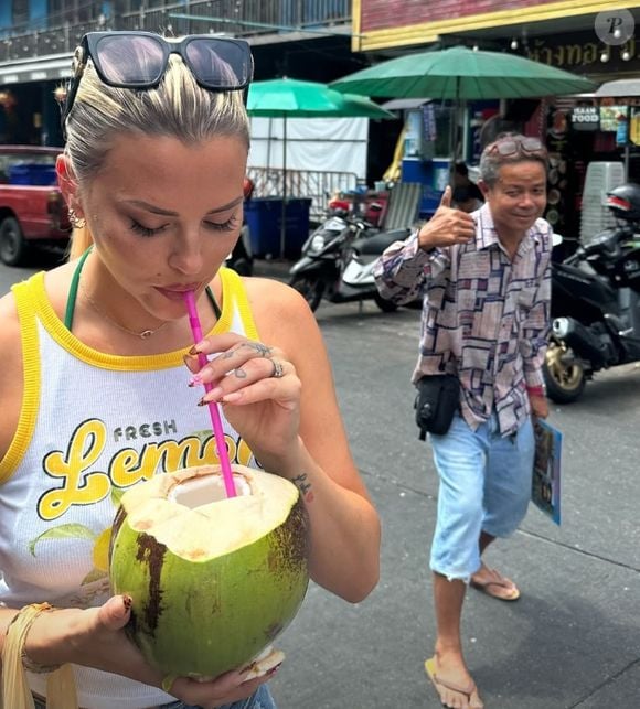 Kelly Vedovelli immortalise son nouveau voyage en Asie sur Instagram ( Capture d'écran - 2025)