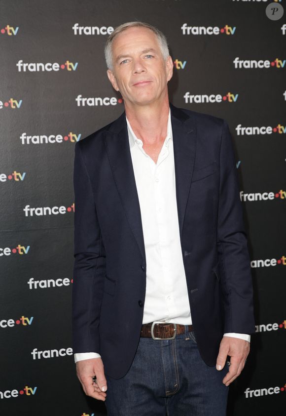 Julien Arnaud au photocall de la conférence de presse de rentrée de France Télévisions à Paris, France, le 4 septembre 2024. © Coadic Guirec/Bestimage