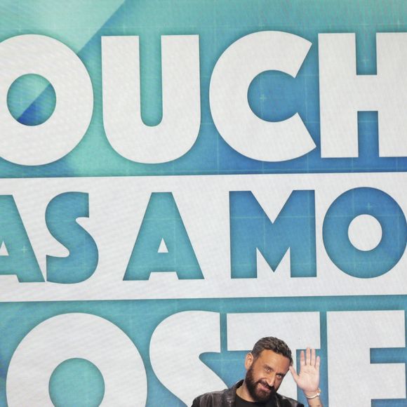 Exclusif - Cyril Hanouna, sur le plateau de l’émission « TPMP » présentée par C.Hanouna et diffusée en direct sur Youtube et sur toutes les box (SFR, FREE, Bouygues, MyCanal etc), Paris, France, le 24 mars 2025. © Jack Tribeca / Bestimage