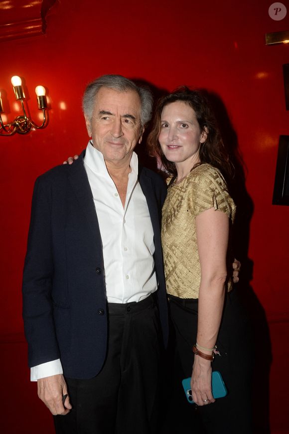 Ce livre lui a permis de clarifier certains éléments, mais elle reste dans le brouillard sur d’autres aspects émotionnels.

Bernard-Henri Lévy et sa fille Justine lors de la remise du prix littéraire Castel 2023 au restaurant Castel à Paris le 15 novembre 2023.

© Rachid Bellak / Bestimage
