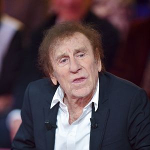 Exclusif - Alain Souchon lors de l'enregistrement de l'émission "Famille je vous aime" présentée par M.Drucker et qui sera diffusée le 29 décembre sur France 3, au studio Rive gauche, à Paris, France, le 2 décembre 2025. © Gaffiot-Perusseau/Bestimage