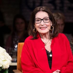 La chanteuse Nana Mouskouri lors de l'enregistrement du talk-show "3nach9" de Radio Bremen. Brême, Allemagne, le 18 octobre 2024. Photo by DPA/ABACAPRESS.COM