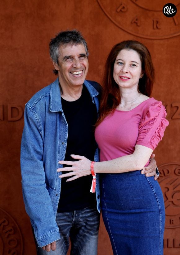 Julien Clerc avec sa femme Hélène Grémillon au village (jour 14) lors des Internationaux de France de Tennis de Roland Garros 2022 à Paris, France, le 4 juin 2022. © Dominique Jacovides/Bestimage