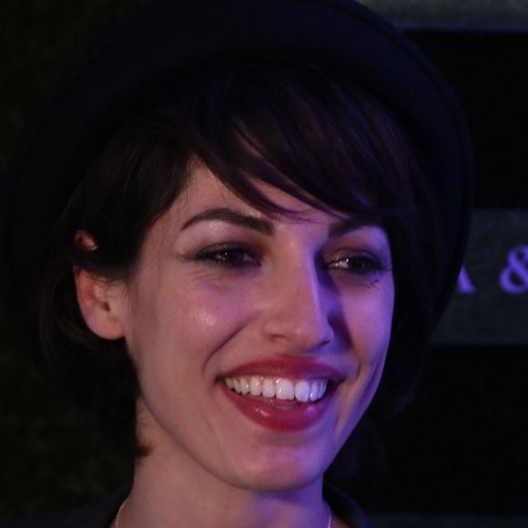 Jennifer Ayache lors de la soirée "Sandra and Co" pendant le 70 ème Festival International du film de Cannes, France, le 18 mai 2017.La suite sandra and co a accueilli l’aftershow de J. Ayache et son groupe Superbus. Une soirée magnifique ou on pu voir E. Herzigova se déhancher en compagnie de F. Beigbeder est venu faire une interview de S. De Matteis pour Canal +. S. Naceri a dansé avec J. Fraioli, Joséphine et A. Laffont. F. Onteniente, E. Wolinski , J.L. Tribes, O. Provost ou encore Kantaro étaient présents. © Denis Guignebourg/Bestimage