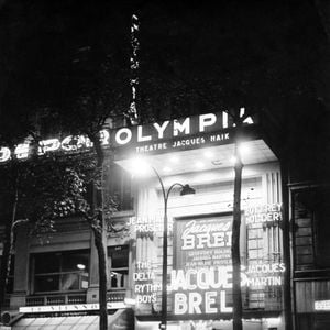 France, Paris, l'Olympia en octobre 1964 avec annoncés : Jacques Brel, The Delta Rythm Boys, Geoffrey Holder et Jacques Martin. Photo par Picture Alliance/Dpa/Abaca