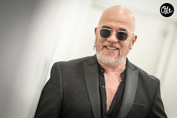 Pascal Obispo en backstage de l'enregistrement de l'émission "Serge Lama, le dernier rappel" présentée par F. Bollaert, diffusée le vendredi 21 novembre 2025 sur France 3 à 21h10, au théâtre Marigny à Paris, France, le 29 avril 2025. © Clovis-Moreau/Bestimage