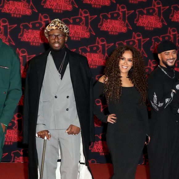 Gims, Dadju, Amel Bent (enceinte), Slimane et Vitaa lors de la 23ème édition des NRJ Music Awards 2021 au Palais des Festivals de Cannes, le 20 novembre 2021.
© Dominique Jacovides/Bestimage