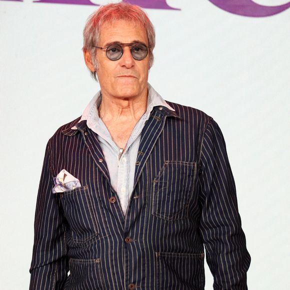 Gérard Lanvin lors du backstage de l'enregistrement de l'émission "Famille je vous aime" présentée par M. Drucker et qui sera diffusée le 13 juin 2025 sur France 3, aux Studios rive gauche à Paris, France, le 15 avril 2025. © Clovis-Gaffiot/Bestimage
