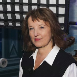 Anne Roumanoff a rendu hommage à Philippe Vaillant dans une story Instagram, un an après son décès.

Anne Roumanoff - Backstage - Enregistrement de l'émission "L'Invitation", présentée par B.Montiel.
© Jack Tribeca / Bestimage