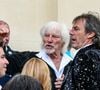 À Marly-le-Roy, il coule des jours heureux

Hugues Aufray et Jean-Luc Reichmann sur le parvis de l'église - Mariage d'Hugues Aufray et de Murielle Mégevand à l'église Saint-Vigor de Marly-Le Roy, France,