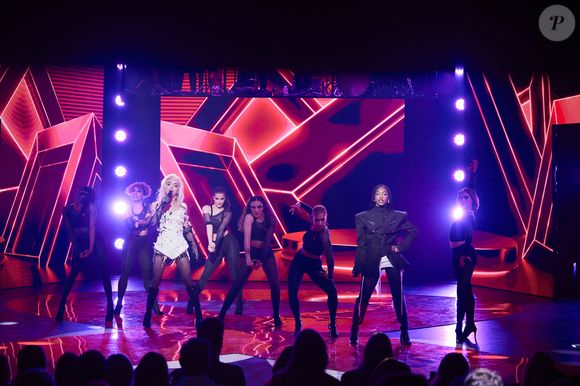 Exclusif - Ebony et Bilal Hassani lors de l’enregistrement de l’émission “Les stars s’unissent pour le Sidaction” au théâtre Marigny à Paris, France, le 11 mars 2025. L’émission sera diffusée en prime le 22 mars sur France 2. © Guirec-Moreau/ Bestimage