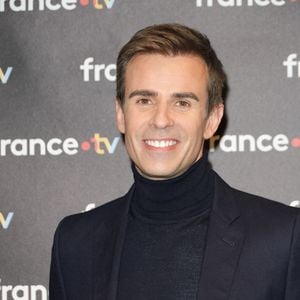 Jean-Baptiste Marteau - Photocall à l'occasion des 40 ans de l'émission "Télématin" au siège de France Télévisions à Paris le 6 février 2025. Rendez-vous quotidien de partage, de proximité, d'information et de convivialité, Télématin accompagne les Français chaque matin depuis 40 ans. En rassemblant toutes les générations autour de cette matinale, l'émission a su rester un pilier de la télévision française. © Coadic Guirec/Bestimage