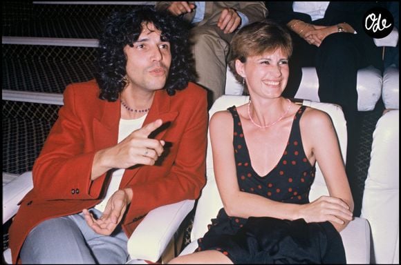 Le duo s'est installé dans un somptueux domaine historique situé au cœur de l'Yonne.

Archives - Julien Clerc et Miou-Miou à la première du film "Le dernier métro" à Paris en 1980.

© Bestimage