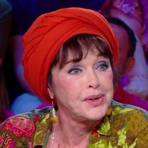 Anny Duperey invitée sur le plateau de "Quelle époque !" ce samedi 3 mai, la comédienne se livre sur son enfance difficile.