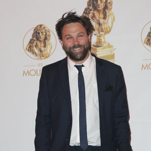 Déjà papa d'Arthur (fruit de son amour avec la costumière Cécile Magnan), l'acteur du film Le père Noël est une ordure avait officialisé leur relation lors de la cérémonie des Plumes d'or du vin et de la gastronomie en 2016.

Arthur Jugnot - 36ème cérémonie des Molières aux Folies Bergère à Paris le 28 avril 2025. © Coadic Guirec/Bestimage