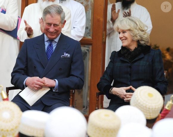 Charles et Camilla à Northolt dans une mosquée