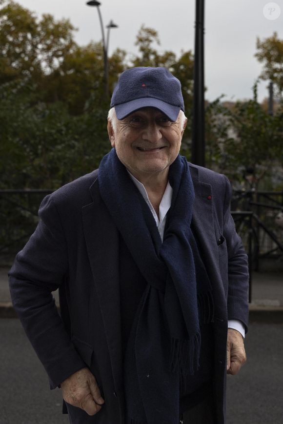 Exclusif - Guy Savoy - Arrivées des personnalités à l'enregistrement de l'émission "Vivement dimanche", diffusée le 23 novembre 2025.

Paris, le 29 octobre 2025.

© Vincenzo Arnone / Bestimage