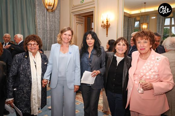 Tout comme Ghislaine Alajouanine, Yamina Benguigui

Exclusif - Ghislaine Alajouanine, Yaël Braun-Pivet, Yamina Benguigui, Véronique Morali et Roselyne Bachelot - Quelques semaines après avoir ouvert la Journée de l'Assemblée nationale dédiée à l'Engagement, le samedi 11 avril 2026, M.Ladreit de Lacharrière a reçu Y.Braun-Pivet pour un prestigieux dîner du Cercle de la Revue des Deux Mondes, le 8 juin 2026. 
© Jack Tribeca / Bestimage