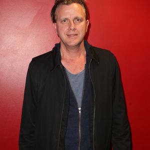 Mais Claude François Junior a toutefois un petit regret : le feu d'artifice a été lancé... "peut-être un peu trop tôt", explique-t-il, en riant. Visiblement, Claude François Junior a hérité de son père le sens du détail.
Claude François Junior à la projection du documentaire "Quand l'écran s'allume" consacré à Michel Polnareff au cinéma Gaumont Capucines à Paris, le 5 juin 2014.