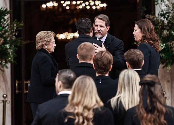 La reine Anne-Marie de Grèce et le prince héritier Pavlos de Grèce assistent aux funérailles de la princesse Irène de Grèce à la cathédrale métropolitaine d'Athènes à Athènes, Grèce, le 19 janvier 2026. Photo par Giannis Panagopoulos/Eurokinissi/ABACAPRESS.COM