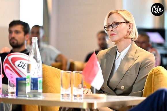 La princesse Charlène de Monaco assiste à la présentation de la saison 2026-2027 et des grandes échéances futures de la Fédération Monégasque de Rugby au Monte Carlo Bay, à Monaco, le 7 octobre 2026.  © Claudia Albuquerque / Bestimage