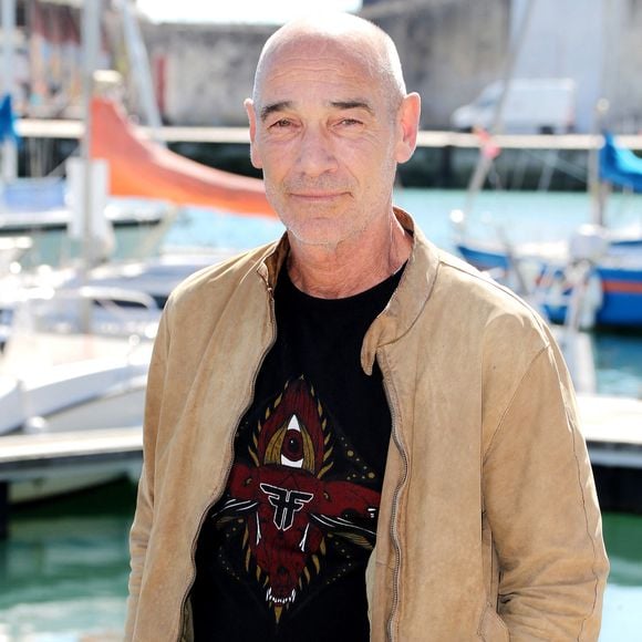 Jean-Marc Barr est à l'affiche du téléfilm "Meurtres en dentelles" 

Jean-Marc Barr - Photocall du film en compétition "Rivages" lors de la 26ème Edition du Festival de la Fiction de La Rochelle. 
© Patrick Bernard / Bestimage