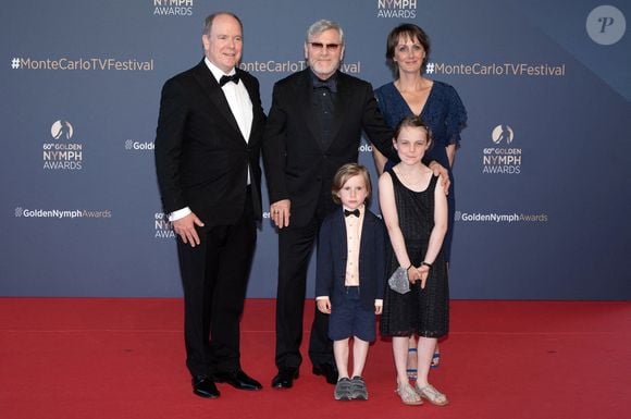Le Prince Albert II de Monaco, Tcheky Karyo avec sa compagne Valérie Keruzore et leurs enfants assistent à la cérémonie de clôture du 60ème Festival de Télévision de Monte-Carlo le 22 juin 2021 à Monte-Carlo, Monaco. Photo par David Niviere / ABACAPRESS.COM