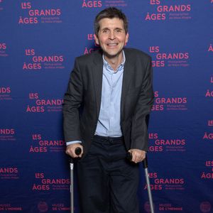 Thomas Sotto quitte la matinale de RTL à la fin de la saison, après deux ans passés aux commandes. Selon Le Parisien, il s'agirait d'une décision imposée par la direction, en raison de la baisse des audiences. 

Thomas Sotto participe à l'exposition 'Les Grands Ages' de Nikos Aliagas au Musée de l'Homme du Trocadéro le 07 avril 2026 à Paris, France. Photo by Nasser Berzane/ABACAPRESS.COM