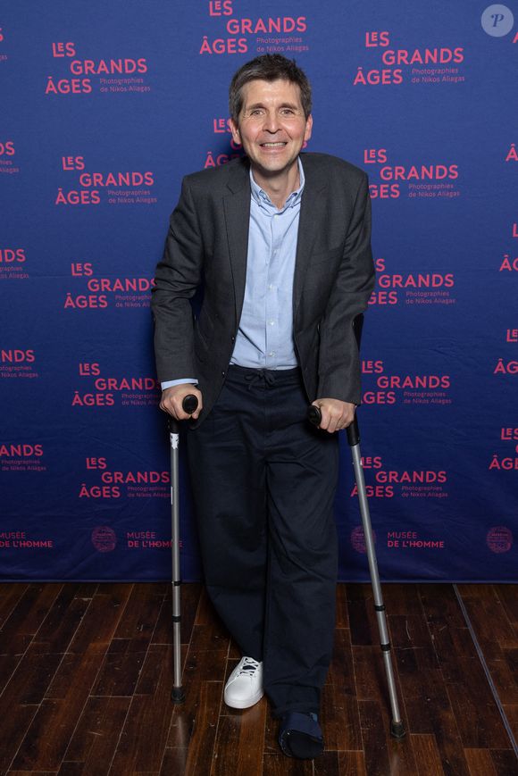 Thomas Sotto quitte la matinale de RTL à la fin de la saison, après deux ans passés aux commandes. Selon Le Parisien, il s'agirait d'une décision imposée par la direction, en raison de la baisse des audiences. 

Thomas Sotto participe à l'exposition 'Les Grands Ages' de Nikos Aliagas au Musée de l'Homme du Trocadéro le 07 avril 2026 à Paris, France. Photo by Nasser Berzane/ABACAPRESS.COM