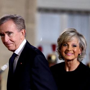 Hélène Mercier-Arnault est sortie du silence.

Bernard Arnault, Pdg de LVMH et sa femme Hélène Mercier-Arnault lors de l'accueil par le couple présidentiel français du président du Kazakhstan au palais de l'Elysée à Paris pour un dîner d'état. Dominique Jacovides / Bestimage