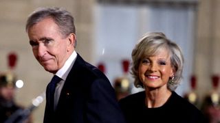 Succession de Bernard Arnault  : sa femme Hélène Mercier évoque les enfants du milliardaire et les liens entre Delphine, Antoine, Alexandre, Frédéric et Jean