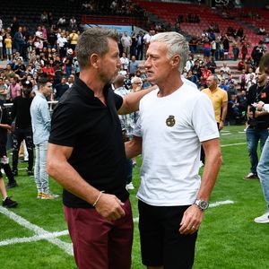 Pascal Olmeta et Didier Deschamps - Les champions du monde de 98 ont défié les rugbymen du Stade toulousain lors d'une rencontre caritative pour l’association de Pascal Olmeta "Un sourire, un espoir pour la vie" sur la pelouse du stade Ernest Wallon à Toulouse, France, le 10 juillet 2017. © Agence/Bestimage