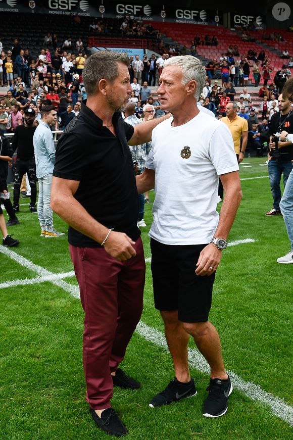 Pascal Olmeta et Didier Deschamps - Les champions du monde de 98 ont défié les rugbymen du Stade toulousain lors d'une rencontre caritative pour l’association de Pascal Olmeta "Un sourire, un espoir pour la vie" sur la pelouse du stade Ernest Wallon à Toulouse, France, le 10 juillet 2017. © Agence/Bestimage