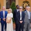 Les membres de la délégation présidentielle attendent l'arrivée du président français pour une visite d'État de deux jours au Palais Princier de Monaco. Photo by Ludovic Marin/Pool/ABACAPRESS.COM