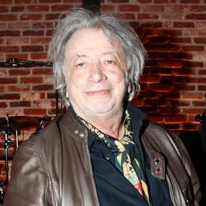 Sur les réseaux sociaux, certains fans ont jugé son comportement arrogant et irrespectueux.

Exclusif - Hervé Vilard - Dernier tour de chant de Jean-Jacques Debout au club "Le Bal Blomet " à Paris le 22 mars 2025. Jean-Jacques Debout, qui nous a écrit de si belles chansons, interpète un mélange de ses anciens succès de et de nouvelles compostions "Au Revoir Mais Pas Adieu", dont une consacrée au Bal Blomet. © Christophe Clovis/Bestimage